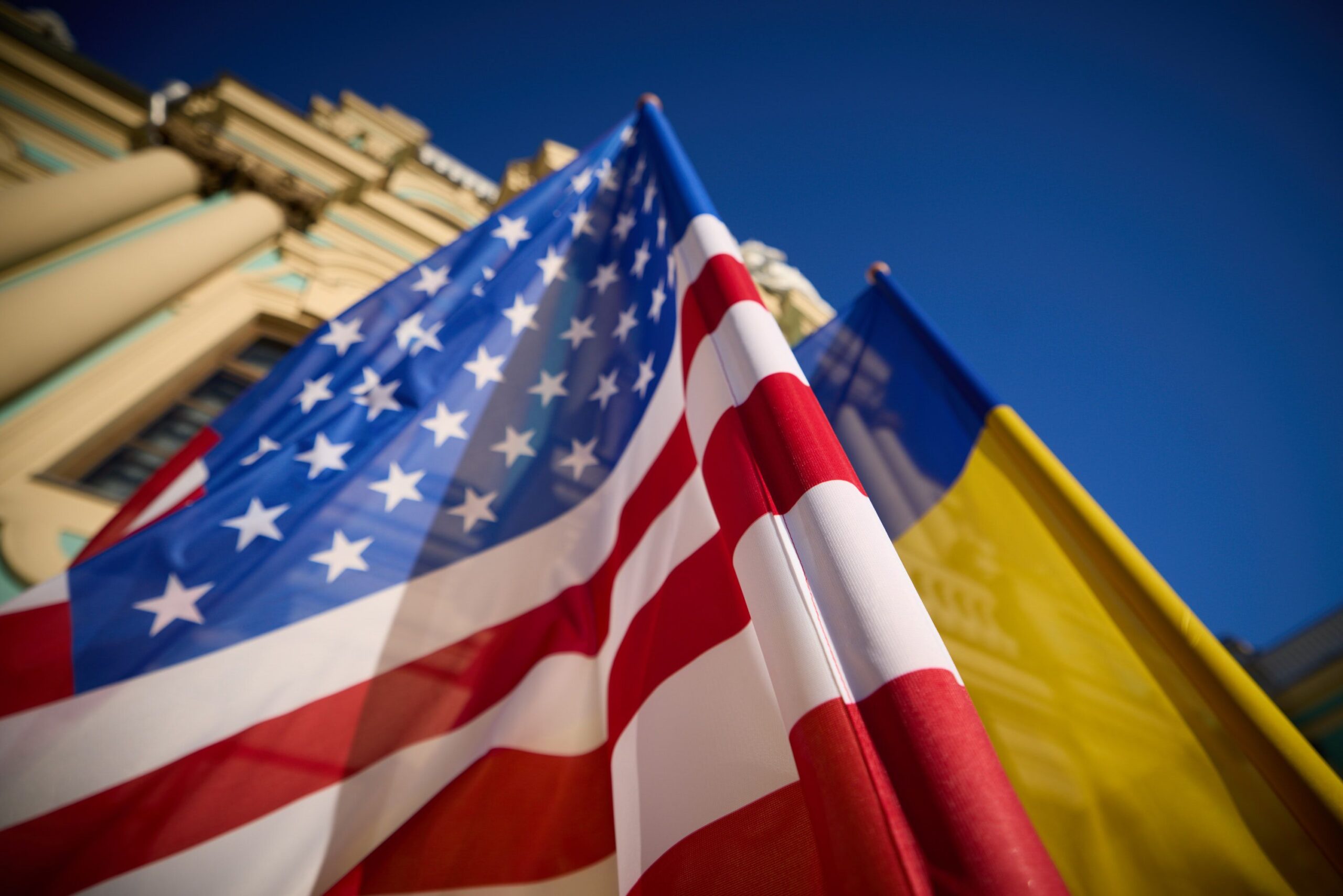 Прапори України та США. Фото: ОП