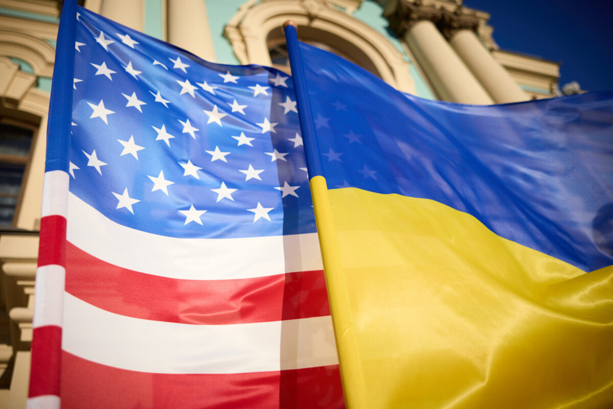 Прапори України та США. Фото: ОП