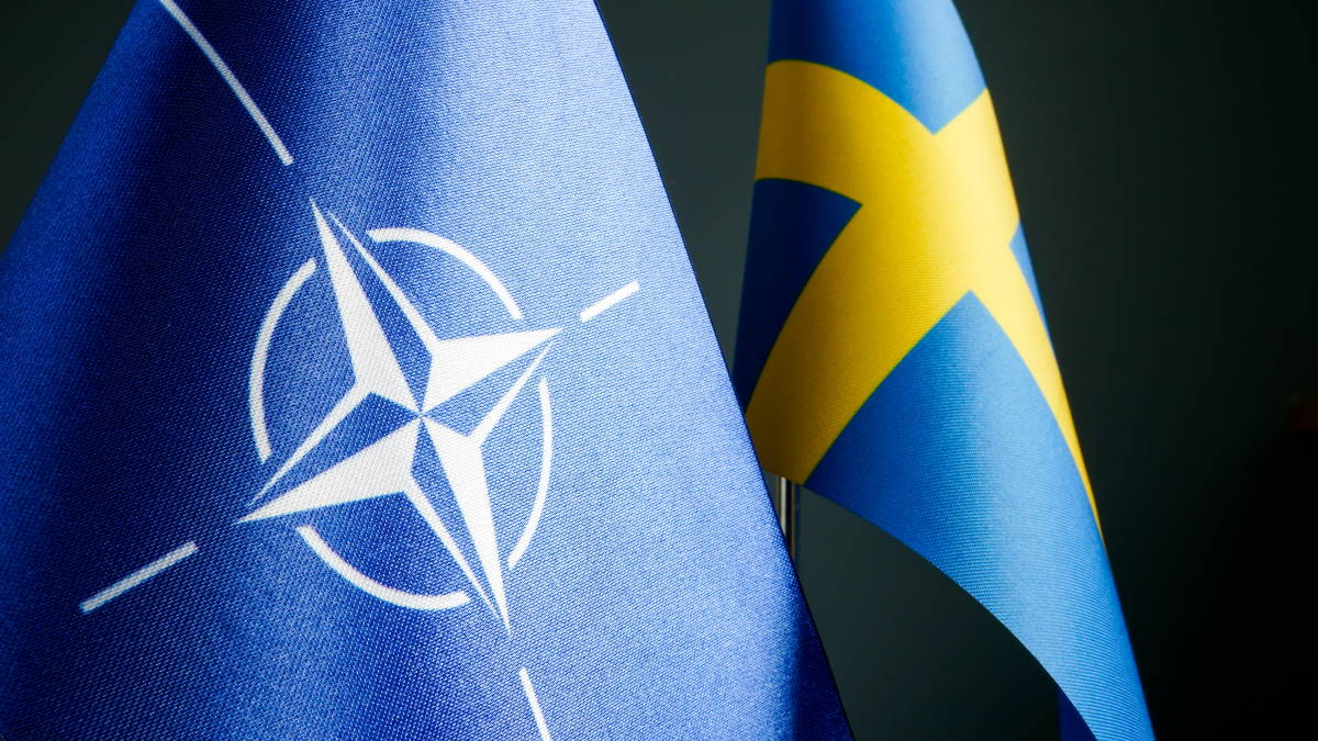 Прапори НАТО та Швеції. Фото з відкритих джерел